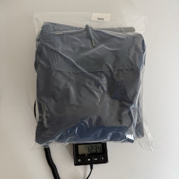 Quiksilver Hoodie Women’s Large Blue Spell Out Pullover‎ Surf Skate Sweatshirt - Picture 10 of 10